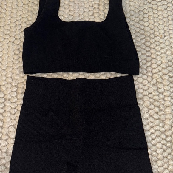 Black Workout Set - Picture 2 of 3